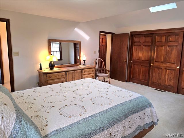 126 Meadow Ln, Tonawanda, NY 14223