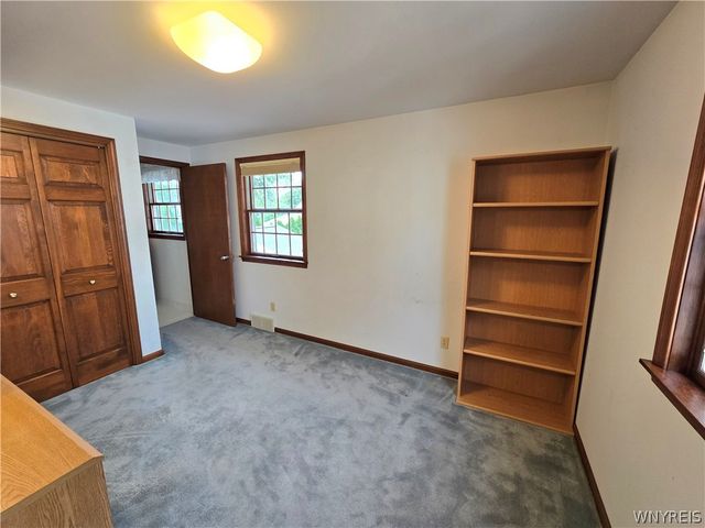 126 Meadow Ln, Tonawanda, NY 14223