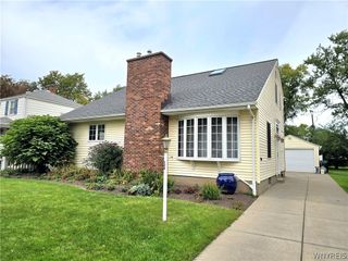 126 Meadow Ln, Tonawanda, NY 14223