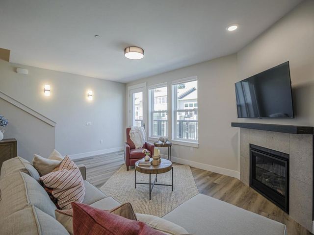 126 Aptos Village Way 2, Aptos, CA 95003