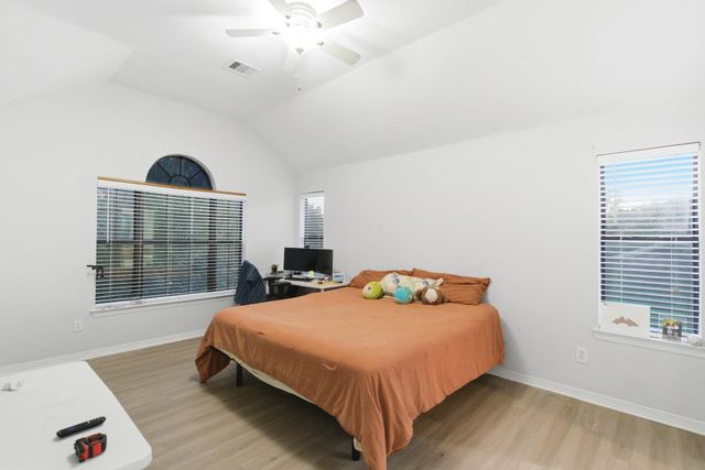 811 Belvedere Drive, Conroe, TX 77301