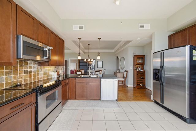 3333 Allen Parkway 709, Houston, TX 77019