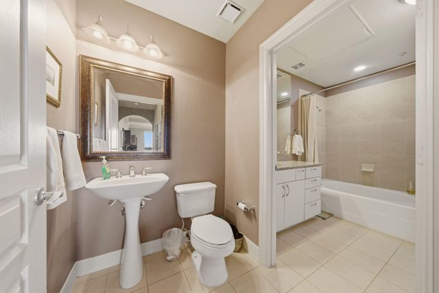 3333 Allen Parkway 709, Houston, TX 77019