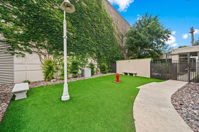 3333 Allen Parkway 709, Houston, TX 77019