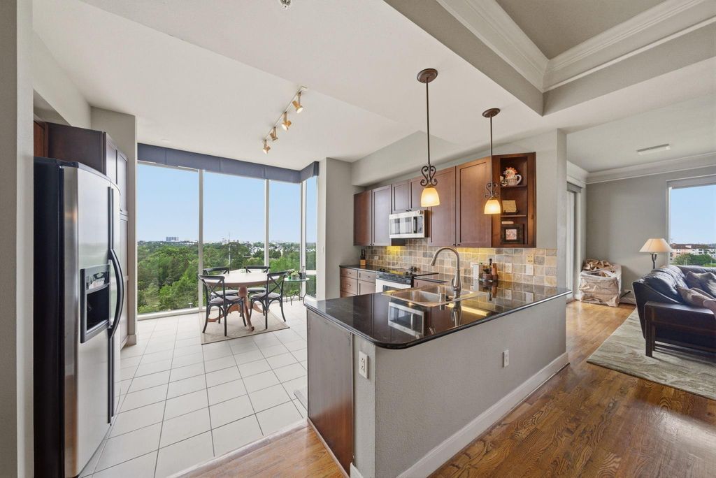 3333 Allen Parkway 709, Houston, TX 77019