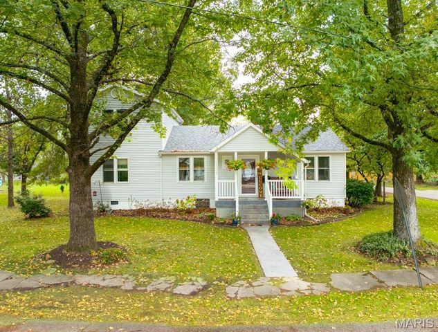 202 Cartall Street, St James, MO 65559