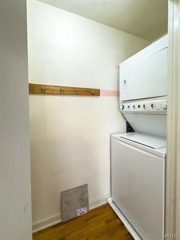 202 Cartall Street, St James, MO 65559