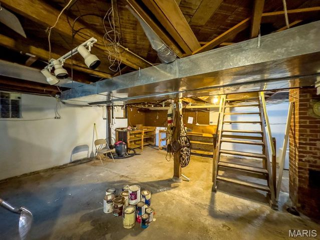 202 Cartall Street, St James, MO 65559