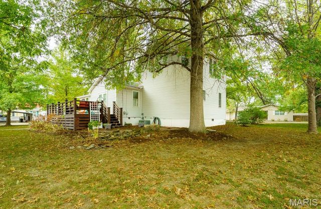 202 Cartall Street, St James, MO 65559