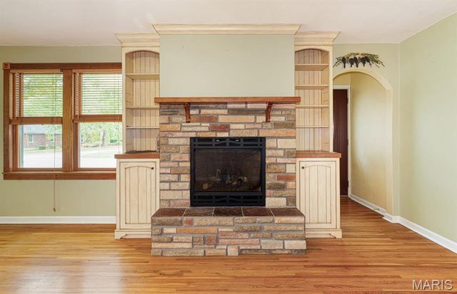 202 Cartall Street, St James, MO 65559