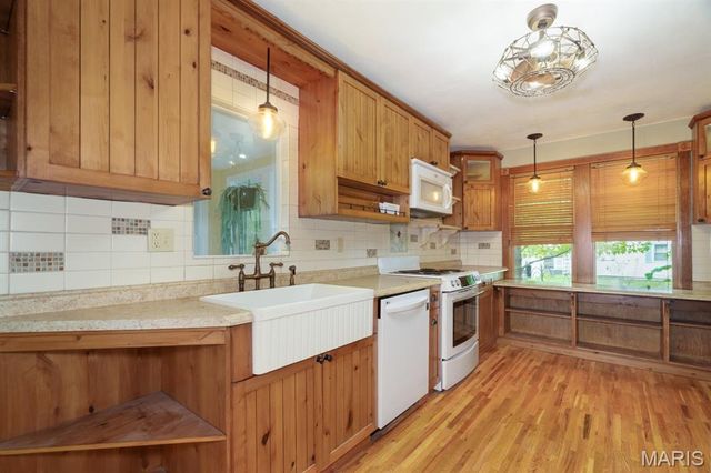 202 Cartall Street, St James, MO 65559