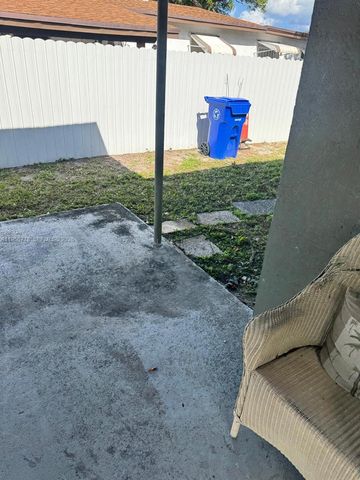 412 NW 21st Ter, Fort Lauderdale, FL 33311