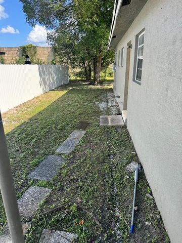 412 NW 21st Ter, Fort Lauderdale, FL 33311