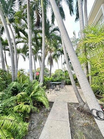 836 10th St 7, Miami Beach, FL 33139