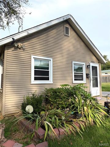 9806 W Main Street, Belleville, IL 62223