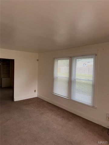 9806 W Main Street, Belleville, IL 62223