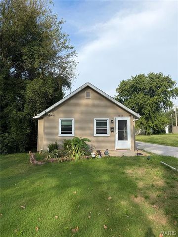 9806 W Main Street, Belleville, IL 62223
