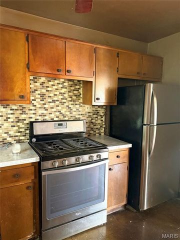 9806 W Main Street, Belleville, IL 62223