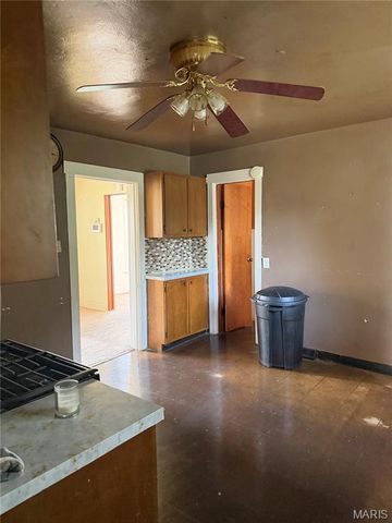 9806 W Main Street, Belleville, IL 62223