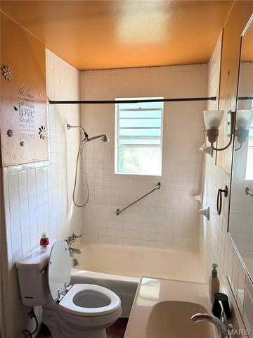 9806 W Main Street, Belleville, IL 62223
