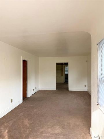 9806 W Main Street, Belleville, IL 62223