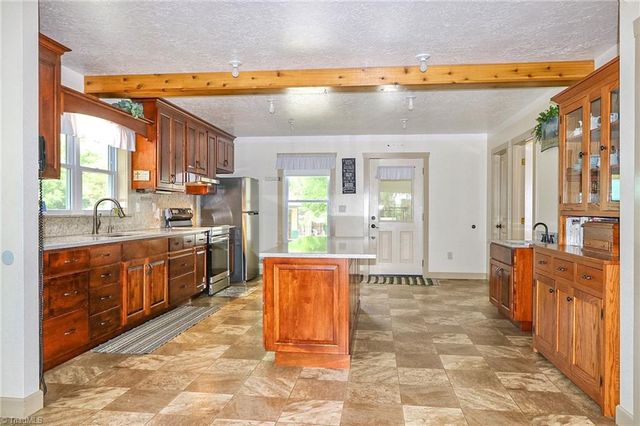 4844 Saint Paul Church Road, Hamptonville, NC 27020