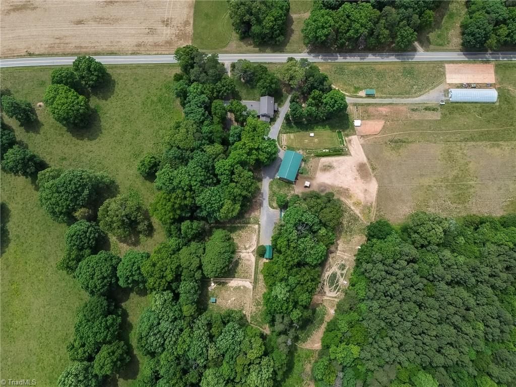 4844 Saint Paul Church Road, Hamptonville, NC 27020