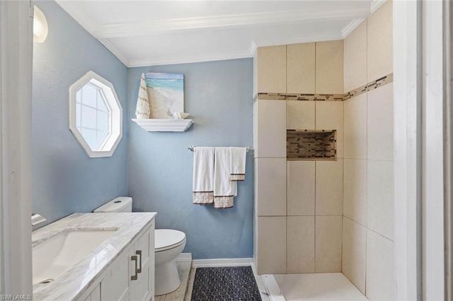 1229 Skyline DR, Naples, FL 34114