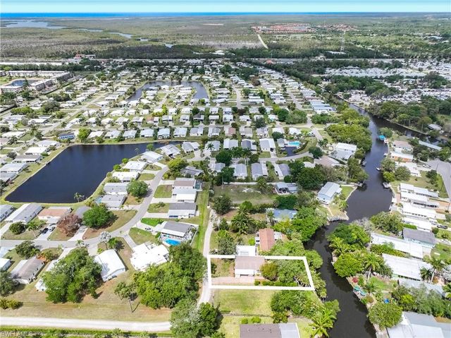 1229 Skyline DR, Naples, FL 34114