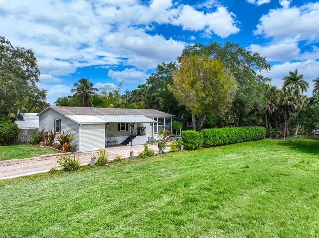 1229 Skyline DR, Naples, FL 34114