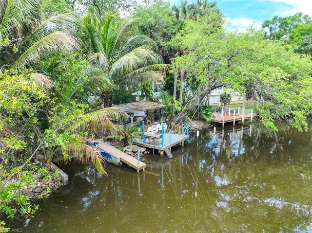 1229 Skyline DR, Naples, FL 34114