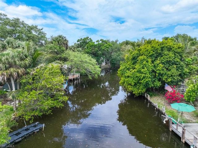 1229 Skyline DR, Naples, FL 34114