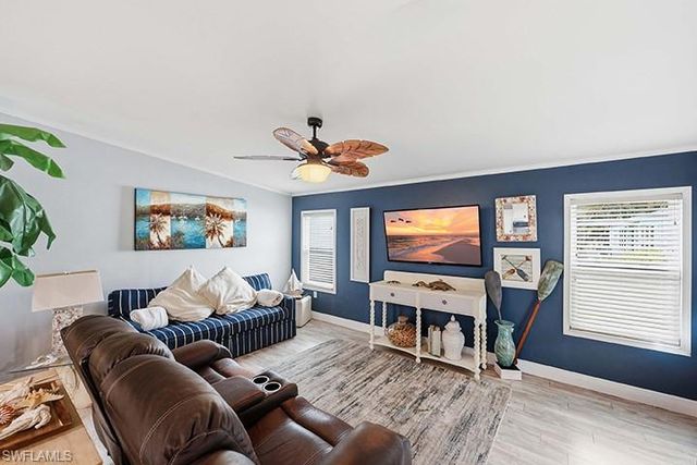 1229 Skyline DR, Naples, FL 34114