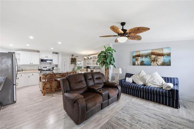 1229 Skyline DR, Naples, FL 34114