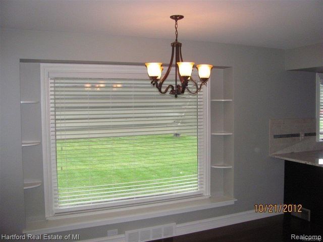 4975 Inkster Road, Bloomfield Hills, MI 48302