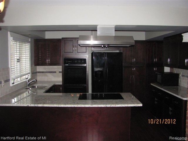 4975 Inkster Road, Bloomfield Hills, MI 48302