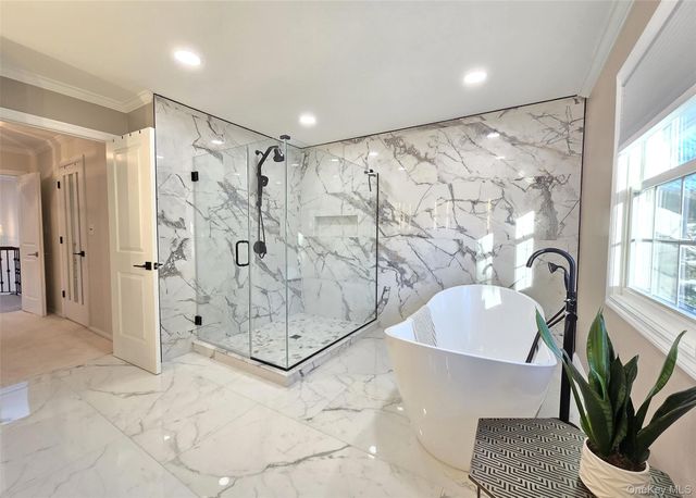 31 Hampshire Court 31, Holbrook, NY 11741