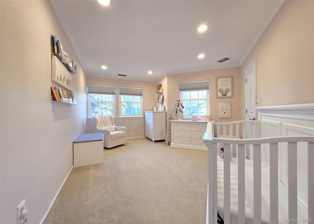 31 Hampshire Court 31, Holbrook, NY 11741