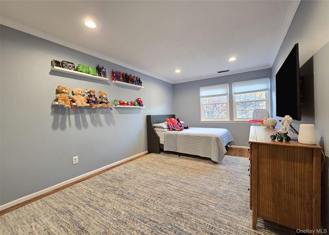 31 Hampshire Court 31, Holbrook, NY 11741