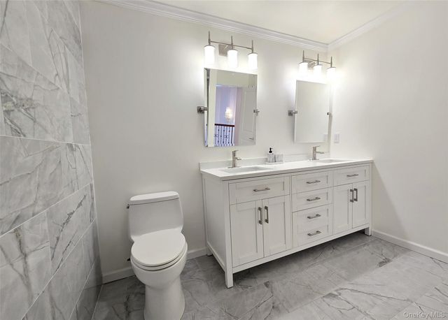 31 Hampshire Court 31, Holbrook, NY 11741