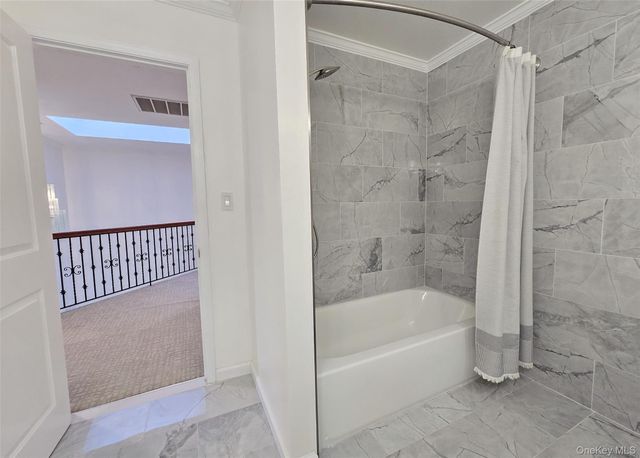 31 Hampshire Court 31, Holbrook, NY 11741