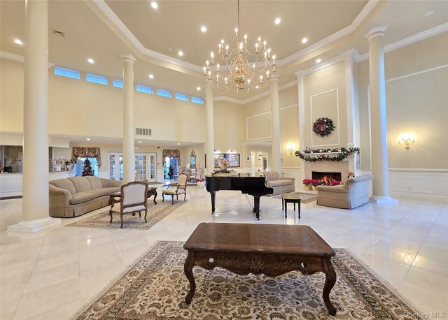 31 Hampshire Court 31, Holbrook, NY 11741