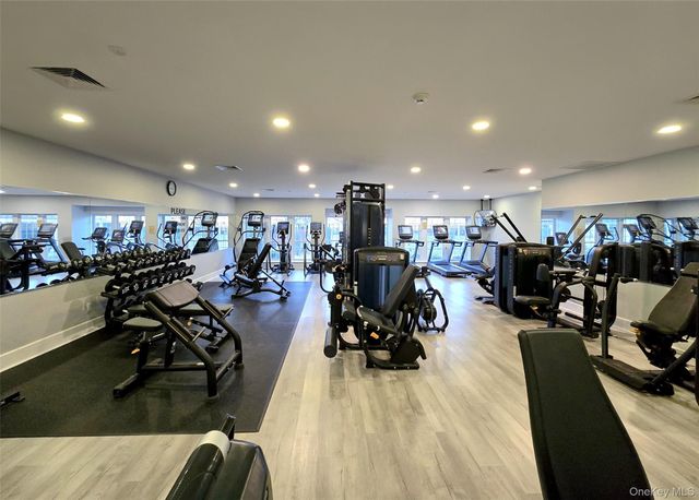 31 Hampshire Court 31, Holbrook, NY 11741