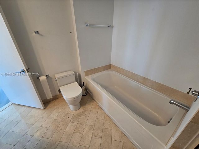 79 SW 12th St 1701-S, Miami, FL 33130