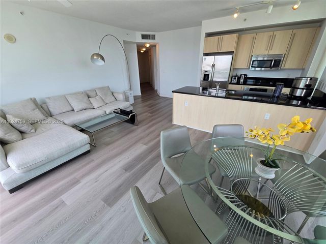 79 SW 12th St 1701-S, Miami, FL 33130