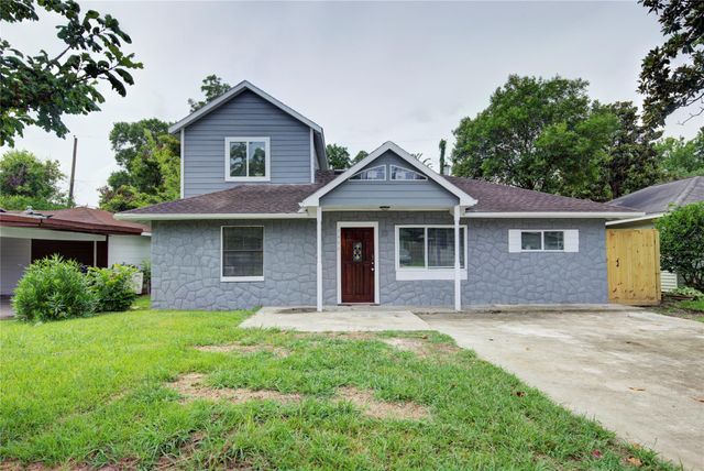 5406 Bataan Road, Houston, TX 77033