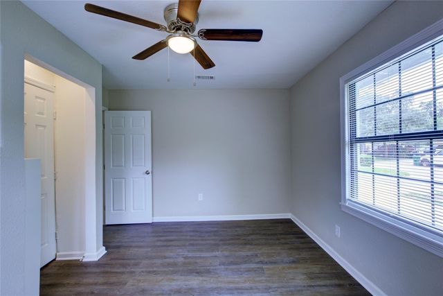 5406 Bataan Road, Houston, TX 77033
