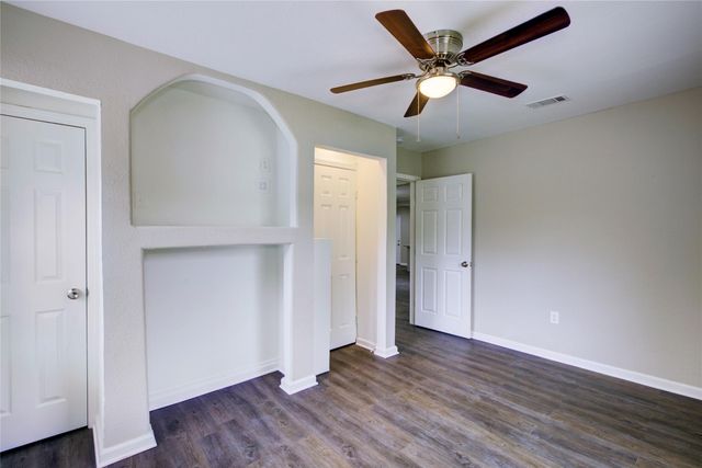 5406 Bataan Road, Houston, TX 77033