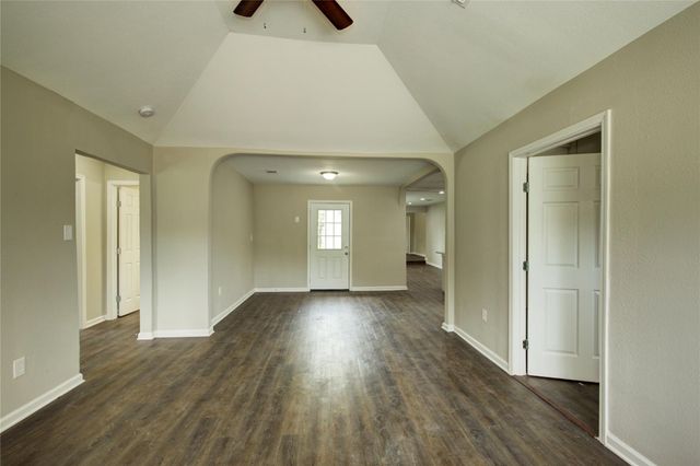 5406 Bataan Road, Houston, TX 77033