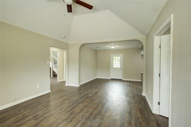 5406 Bataan Road, Houston, TX 77033